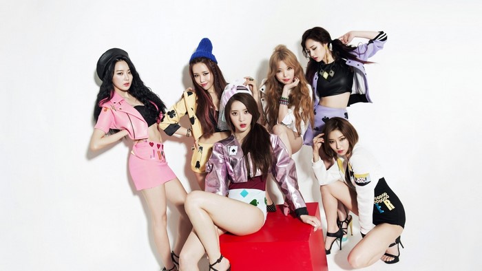 Dal Shabet K-pop group posing in colorful outfits