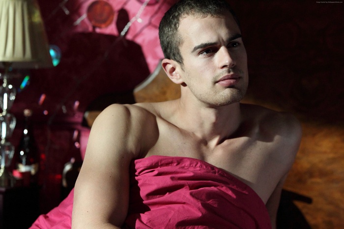 Theo James