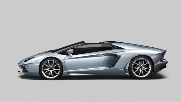 Silver Lamborghini Aventador Roadster