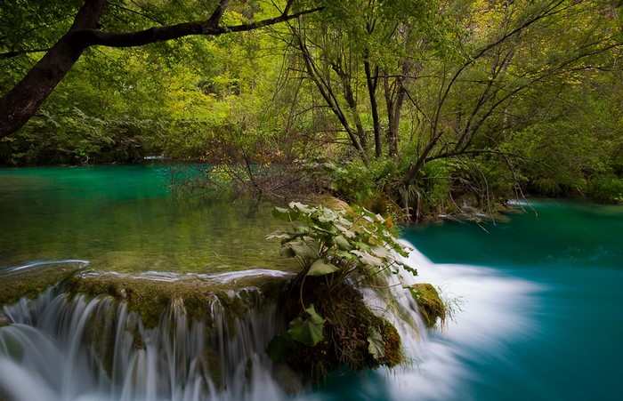 Serene Waterfall and Turquoise River in Plitvice National Park