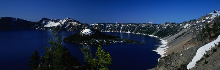 Crater Lake National Park with Wizard Island