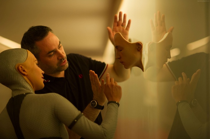 Ex Machina: Alicia Vikander and Oscar Isaac