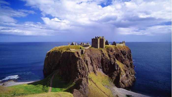 Dunnottar Castle on Cliff by the Sea in Scotland