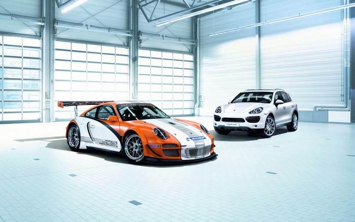 Porsche 911 GT3 and Porsche Cayenne in garage