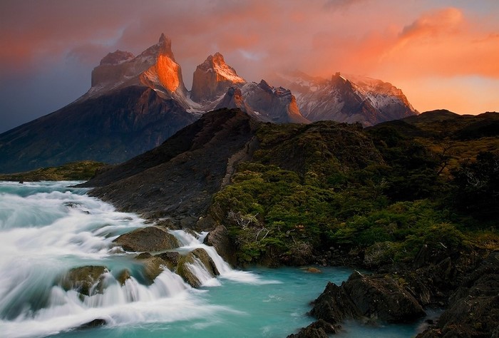 Sunlit Mountains and Turquoise Waters in Torres del Paine