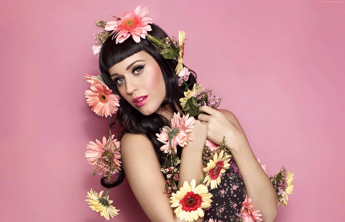 Katy Perry with flowers