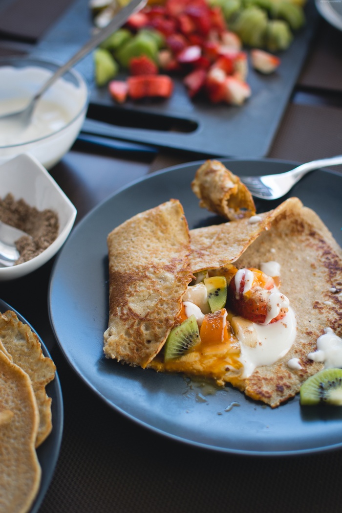 Crepes filled with fruit and yogurt