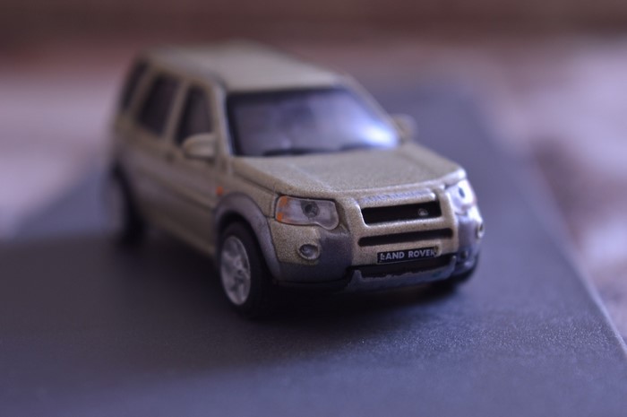 Land Rover SUV toy car