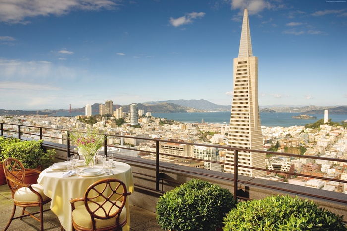 Rooftop dining with San Francisco skyline view