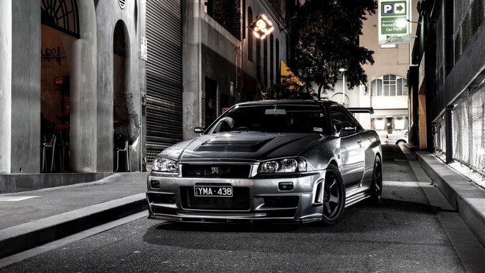 Nissan Skyline GT-R R34 Nismo Z-Tune in a City Alley