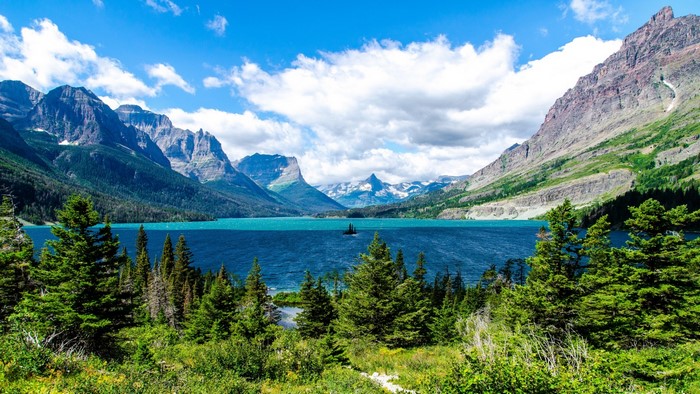 Serene Mountain Lake with Lush Greenery