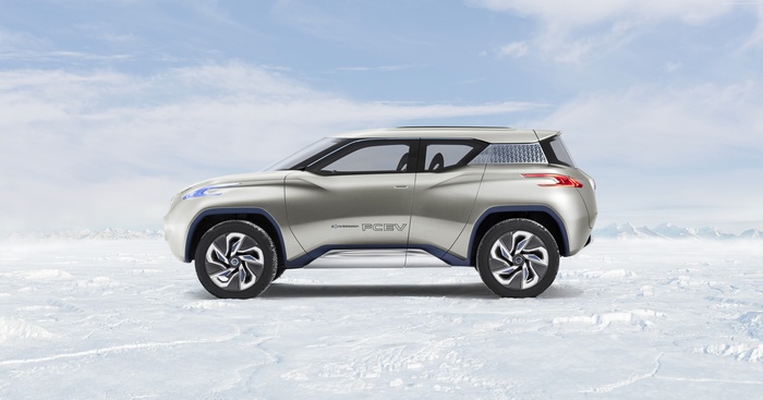 Nissan Resonance Concept crossover SUV