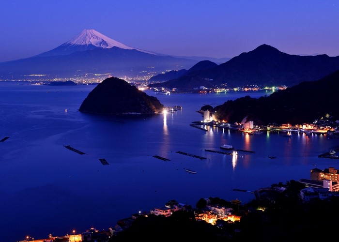Mount Fuji and a Japanese bay at dusk