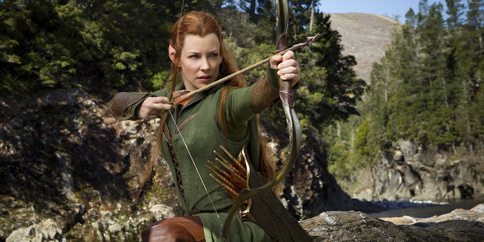 Tauriel from The Hobbit with a bow and arrow