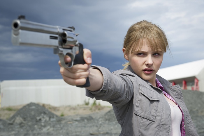 Chloe Moretz as Hit-Girl with Revolver in Kick-Ass 2