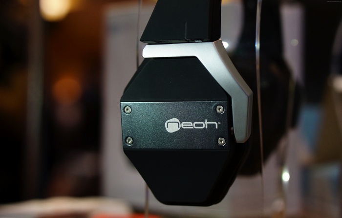 Neoh headphones with logo