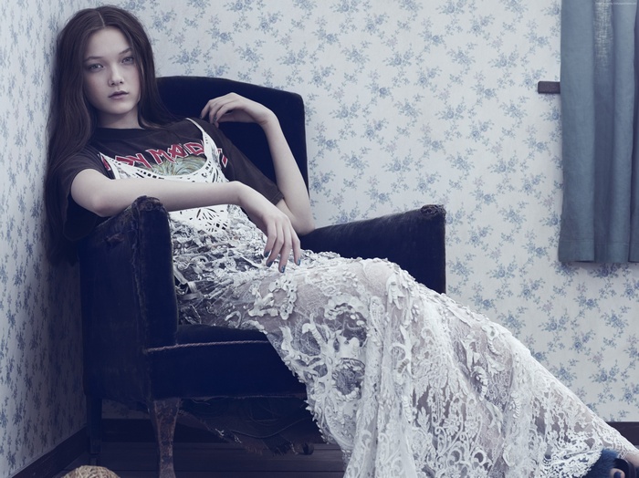 Yumi Lambert in a lace dress and t-shirt