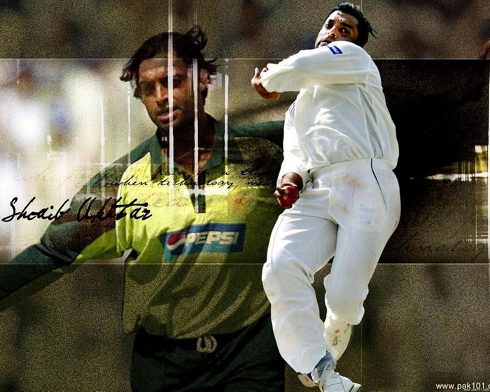 Shoaib Akhtar bowling in a cricket match