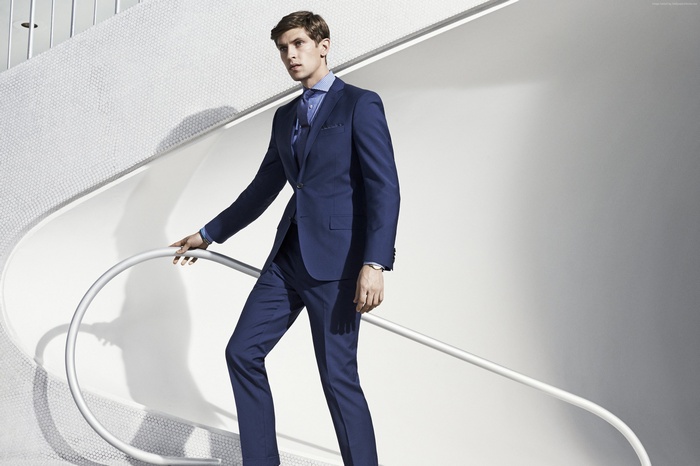 Mathias Lauridsen in a blue suit