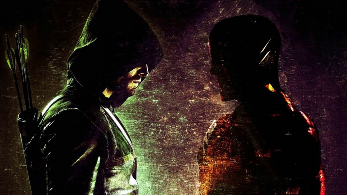 The Flash and Arrow facing each other