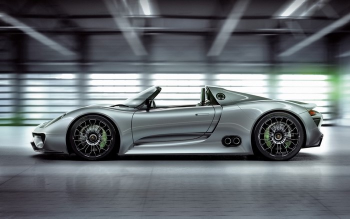 Silver Porsche 918 Spyder convertible sports car