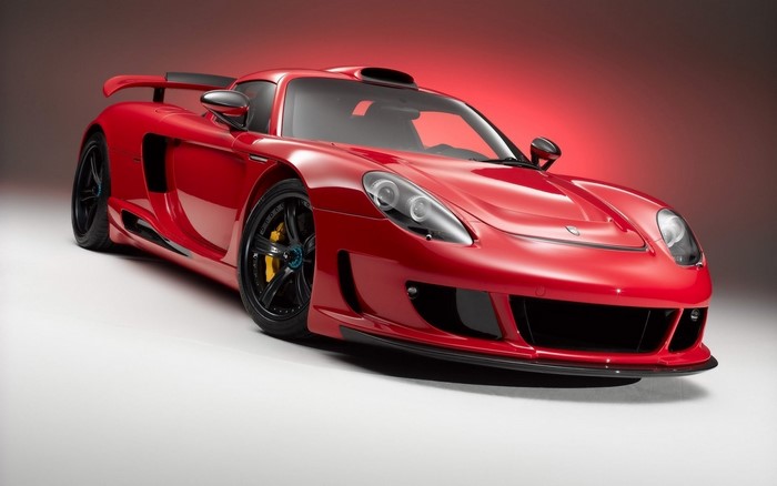 Red Gemballa Mirage GT Porsche Carrera GT