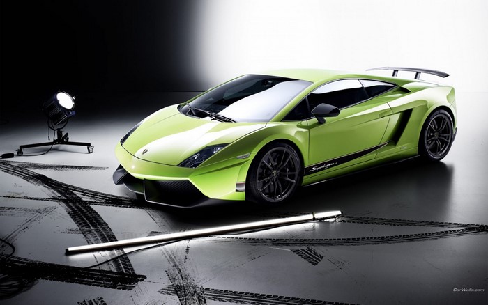 Green Lamborghini Gallardo Super Trofeo Stradale