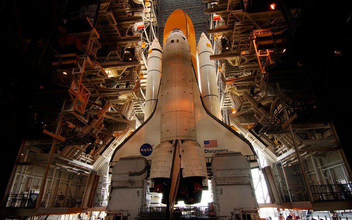 Space Shuttle Discovery in Vehicle Assembly Building