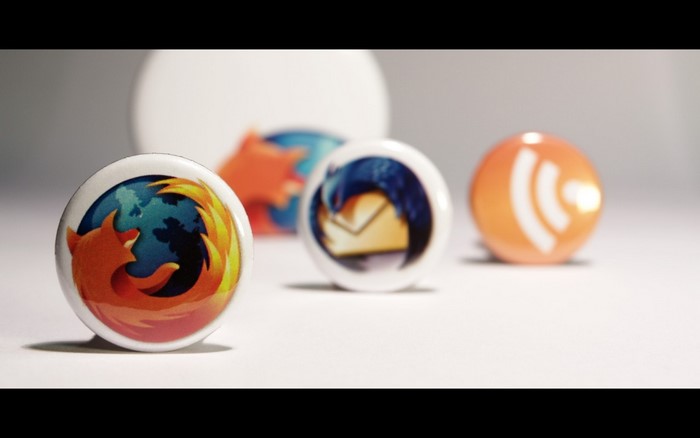 Mozilla Firefox, Mail, and RSS icons on spheres