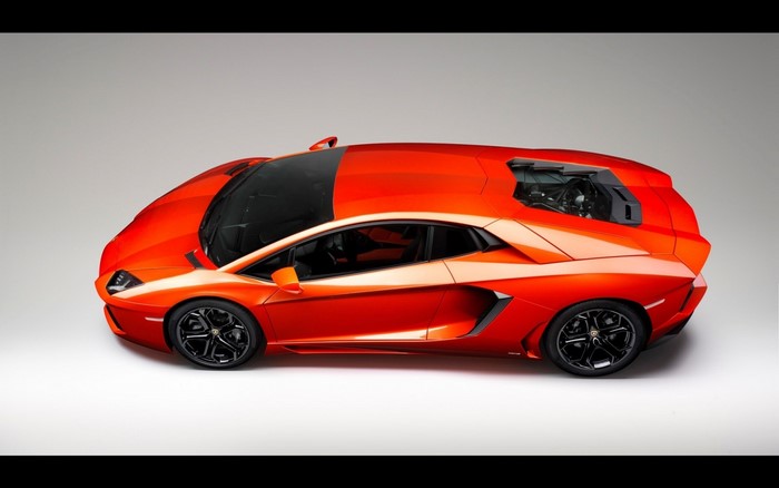 Orange Lamborghini Aventador LP700-4