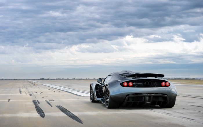 Hennessey Venom GT on a runway