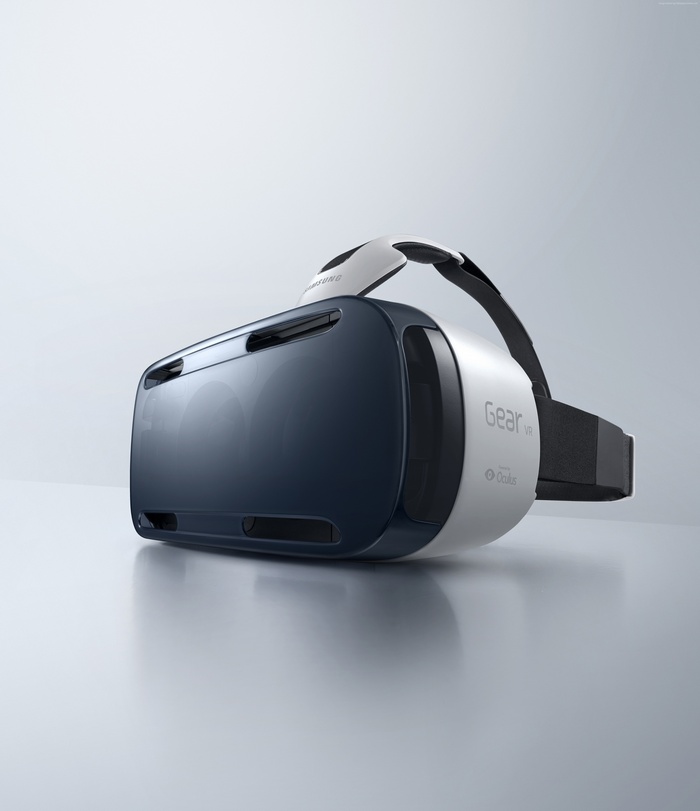 Samsung Gear VR headset powered by Oculus