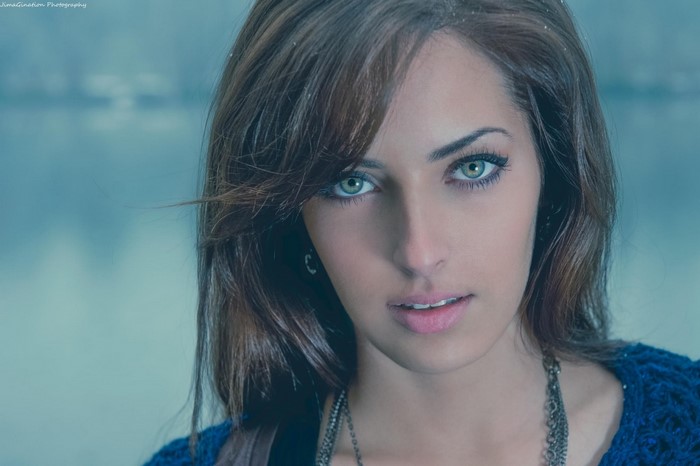 Portrait of a woman with green eyes