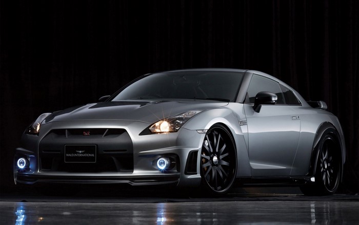 Silver Nissan GT-R R35 with custom rims