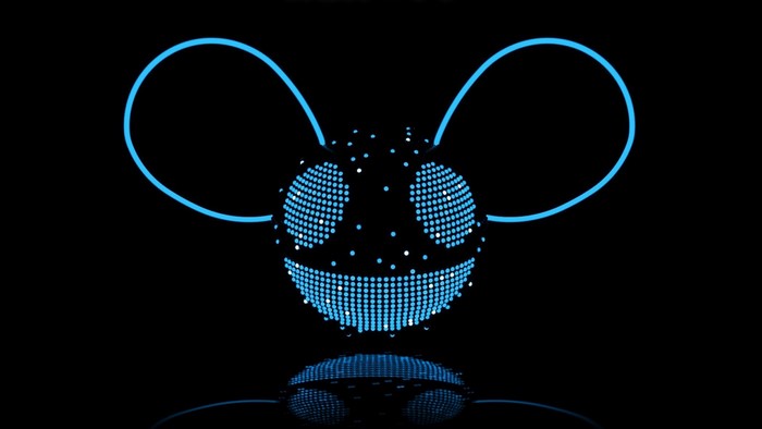 Deadmau5 logo with blue lights
