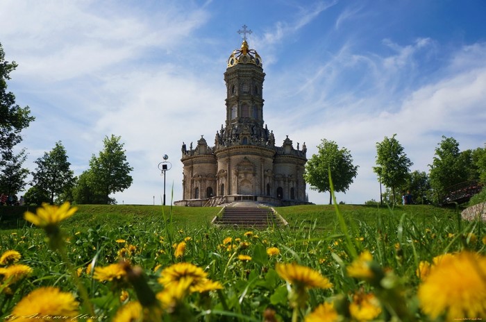 Church of the Sign of the Blessed Virgin Mary in Dubrovitsy, Russia