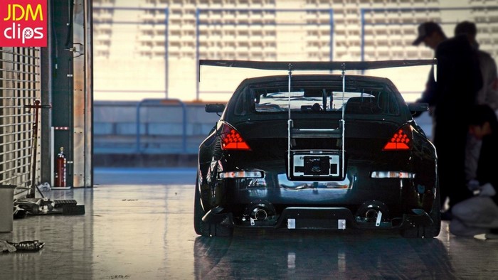 Black Nissan 350Z with large rear spoiler