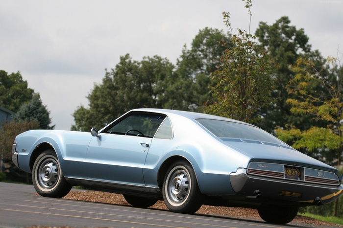 1967 Oldsmobile Toronado rear view