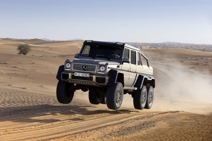 Mercedes-Benz G 63 AMG 6x6 Off-Roading in Desert