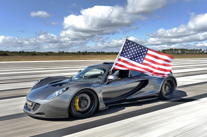 Hennessey Venom GT Worlds Fastest Edition with USA Flag