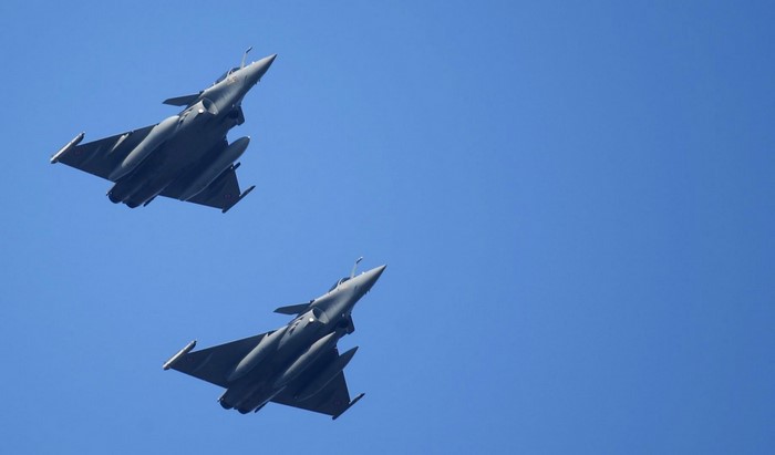 Two Dassault Rafale fighter jets flying in formation