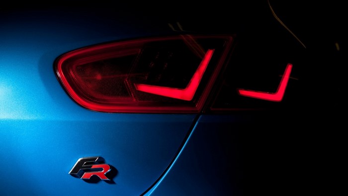 Blue Seat Leon Cupra FR with red taillight and emblem