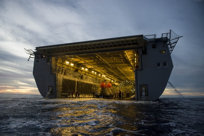 USS Anchorage and Orion spaceship during rescue mission