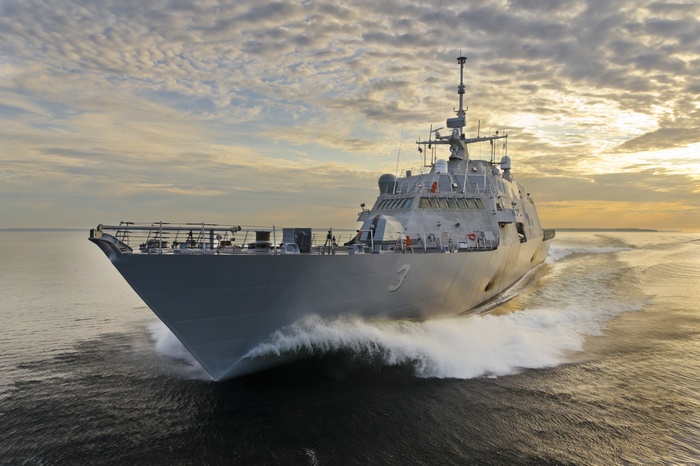 USS Fort Worth (LCS-3) Freedom-class combat ship sailing