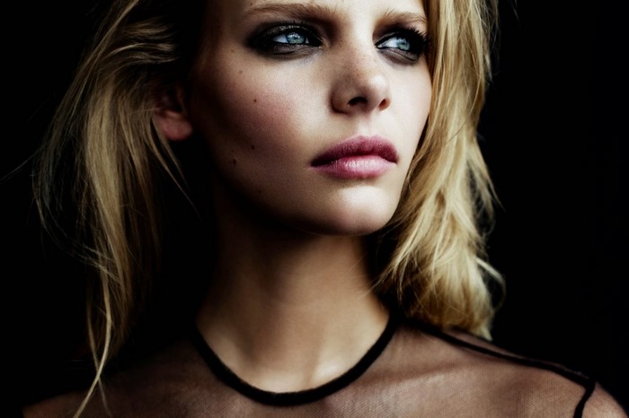 Marloes Horst portrait with dark eye makeup