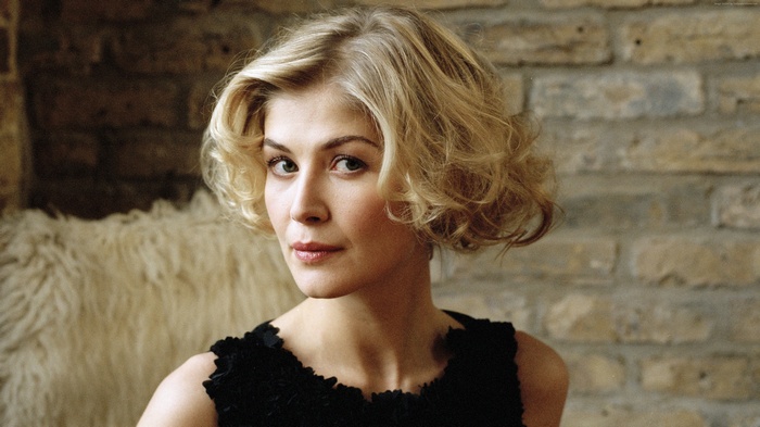 Rosamund Pike Portrait
