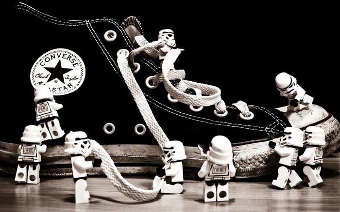 Stormtroopers around a Converse shoe