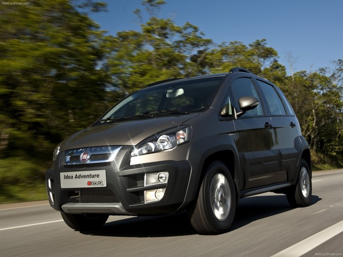 Fiat Idea Adventure car driving on a road