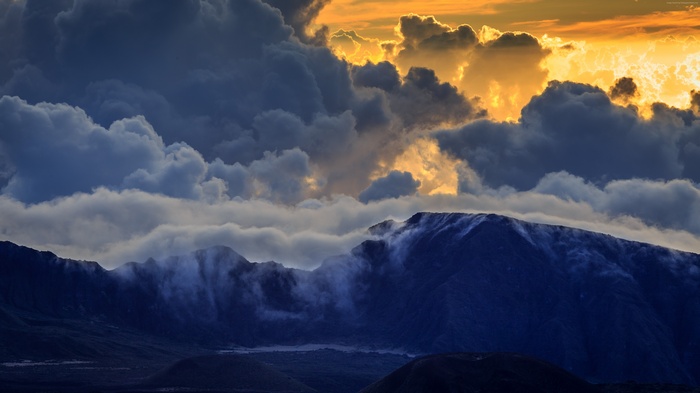 Haleakala Volcano Clouds at Sunset 4K