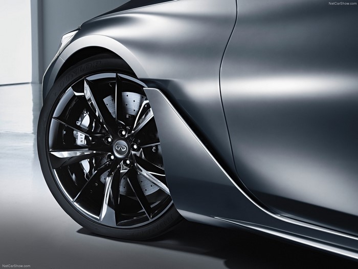2015 Infiniti Q60 Coupe Silver Wheel Detail